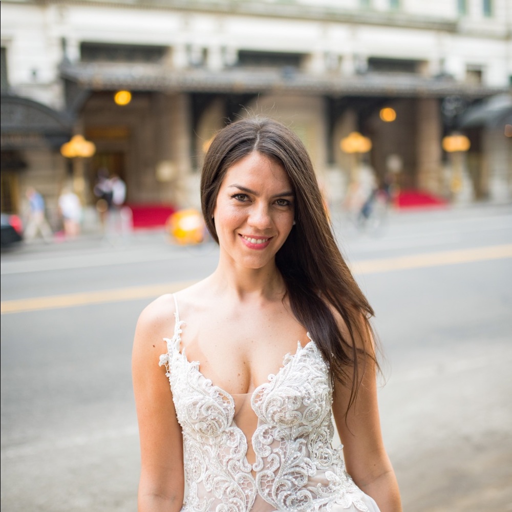 Wedding Dress- New without tags- Size 4 - Picture 8 of 8